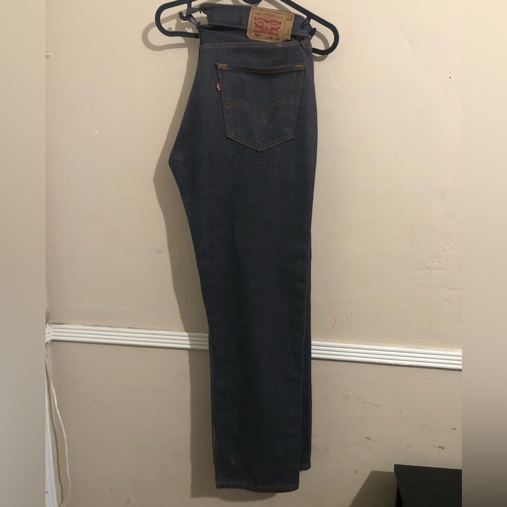 Grey levi 501 straight leg          36 X 30